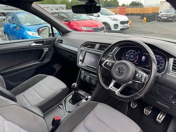 Used Volkswagen Tiguan 2017 for sale - 76900430: Photo