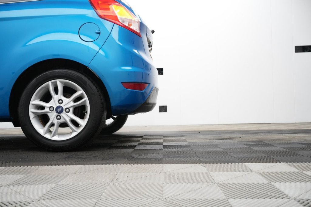 Used Ford Fiesta 2015 for sale - 76900536: Photo 2