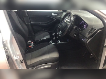 Used Hyundai i20 2017 for sale - 76367615: Photo