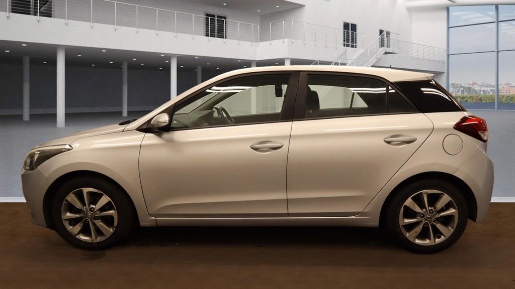 Used Hyundai i20 2017 for sale - 76367615: Photo 7