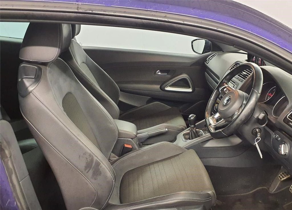 Used Volkswagen Scirocco 2015 for sale - 76973451: Photo 2