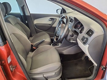 Used Volkswagen Polo 2015 for sale - 75960857: Photo
