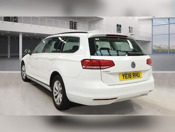 Used Volkswagen Passat 2018 for sale - 76470354: Photo