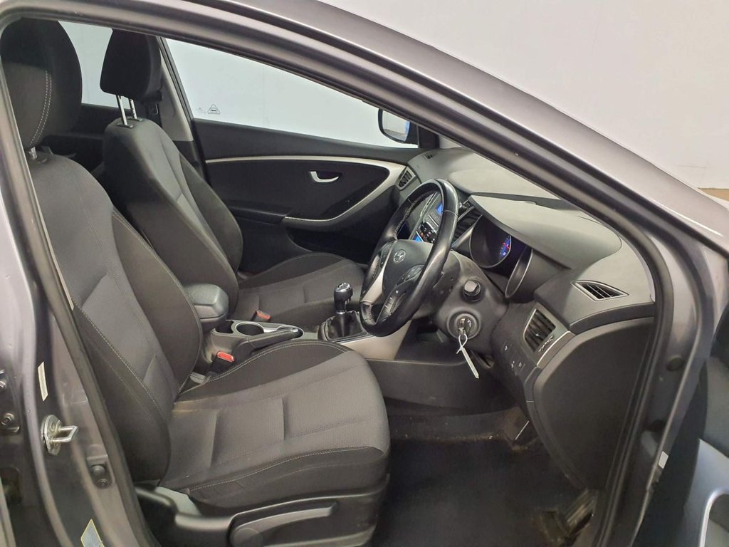 Used Hyundai i30 2014 for sale - 77027338: Photo 2