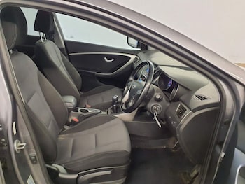 Used Hyundai i30 2014 for sale - 77027338: Photo