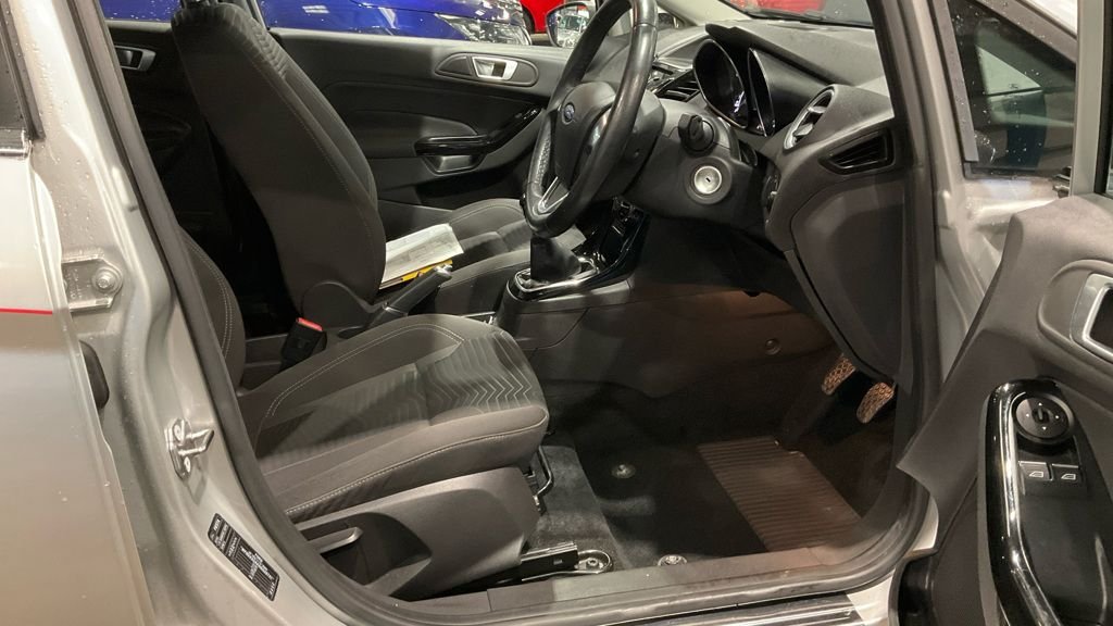 Used Ford Fiesta 2016 for sale - 76345643: Photo 2