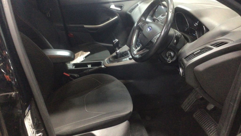 Used Ford Focus 2017 for sale - 76821099: Photo 8