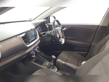 Used Kia Stonic 2018 for sale - 78570407: Photo