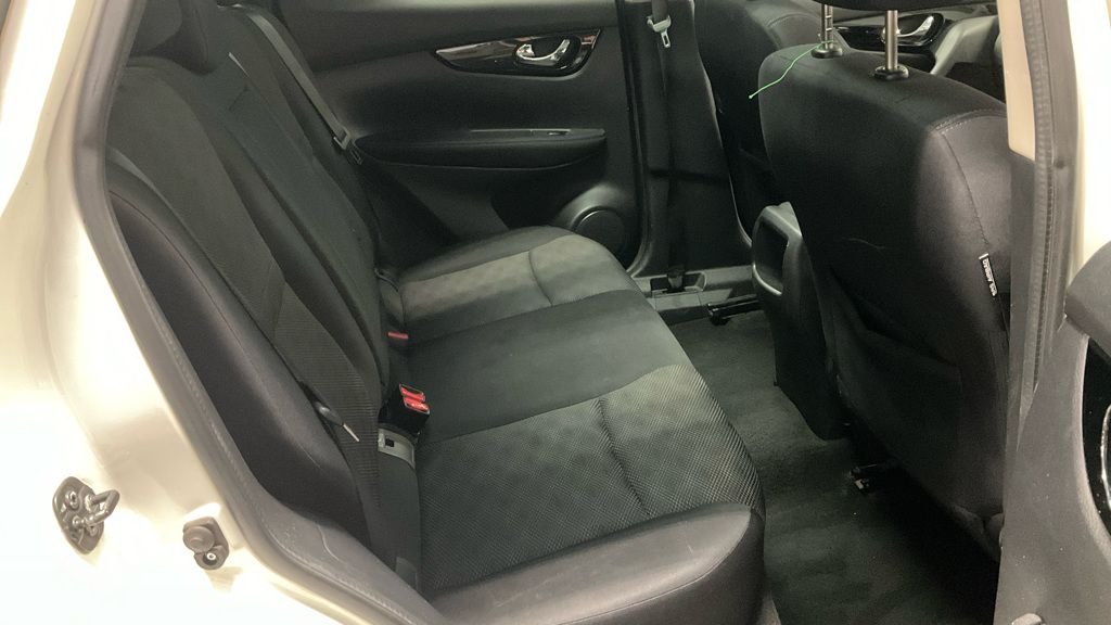 Used Nissan Qashqai 2017 for sale - 77557895: Photo 8