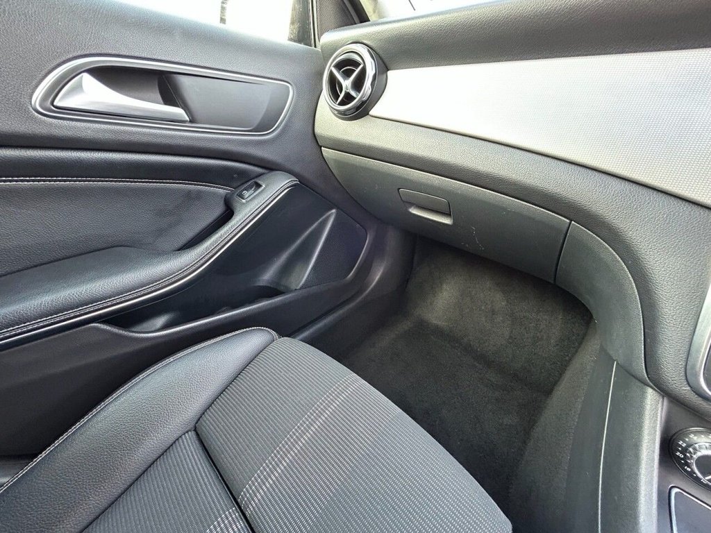 Used Mercedes-Benz GLA 2018 for sale - 76367558: Photo 48