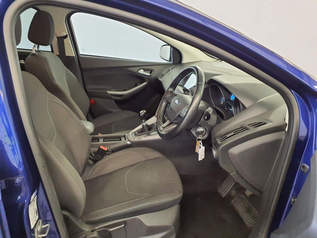 Used Ford Focus 2017 for sale - 76396209: Photo 2