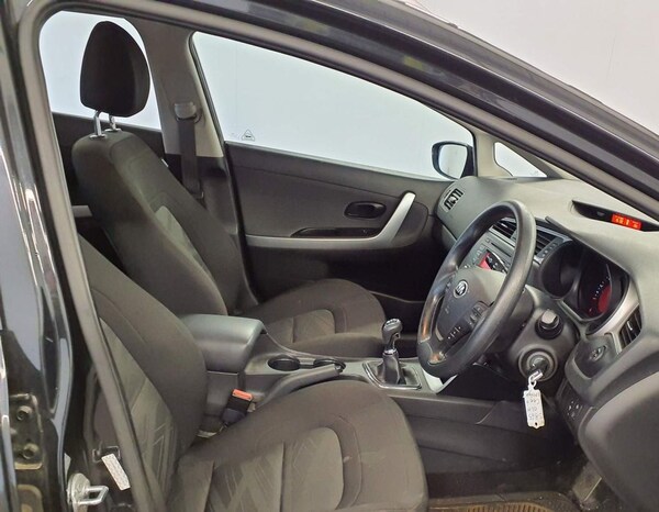 Used Kia Ceed 2015 for sale - 76323584: Photo 2