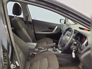 Used Kia Ceed 2015 for sale - 76323584: Photo 2