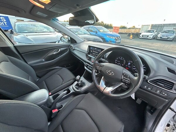 Used Hyundai i30 2018 for sale - 76069145: Photo 2