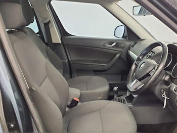 Used Skoda Yeti 2015 for sale - 76163545: Photo 2