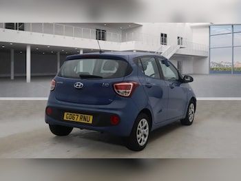 Used Hyundai i10 2018 for sale - 77557910: Photo