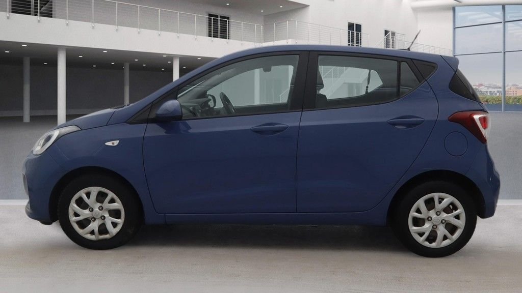 Used Hyundai i10 2018 for sale - 77557910: Photo 6