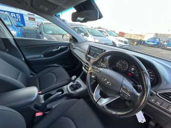 Used Hyundai i30 2017 for sale - 72887055: Photo