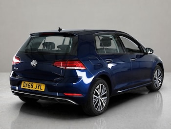 Used Volkswagen Golf 2018 for sale - 79550498: Photo