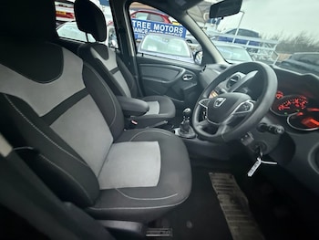 Used Dacia Duster 2018 for sale - 77583318: Photo