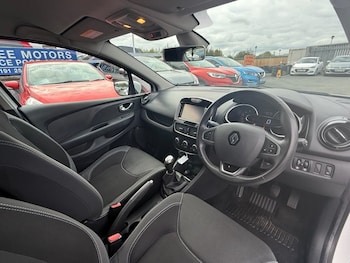 Used Renault Clio 2018 for sale - 76039854: Photo 2