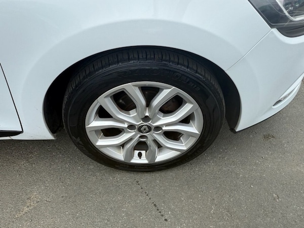 Used Renault Clio 2018 for sale - 76039854: Photo 30