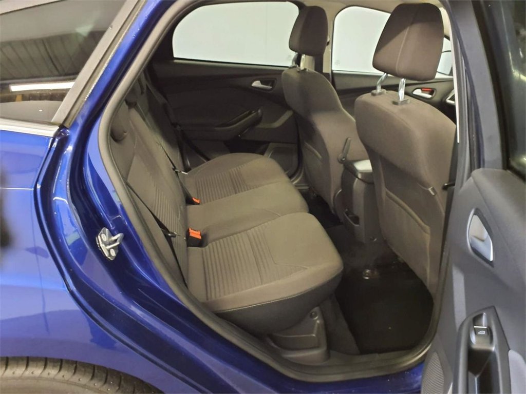 Used Ford Focus 2017 for sale - 76867847: Photo 10