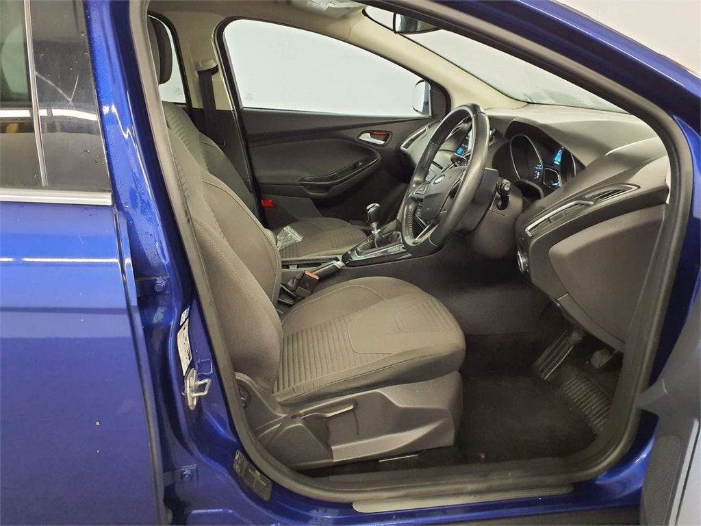 Used Ford Focus 2017 for sale - 76867847: Photo 2