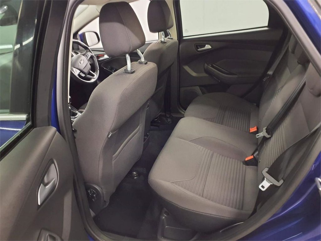 Used Ford Focus 2017 for sale - 76867847: Photo 9