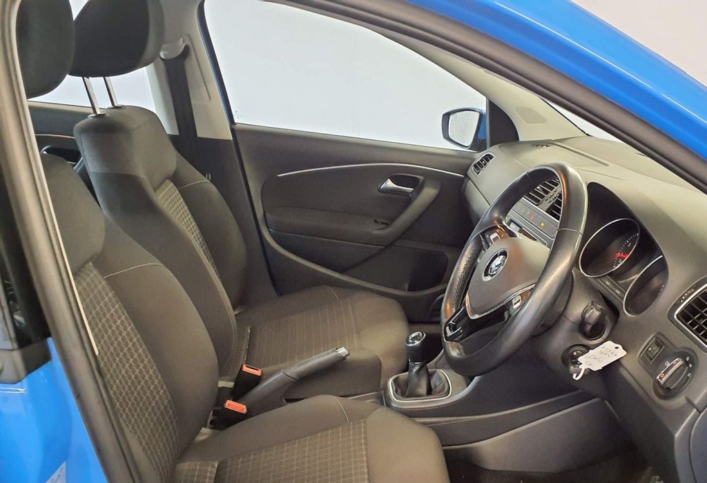 Used Volkswagen Polo 2014 for sale - 77212939: Photo 2