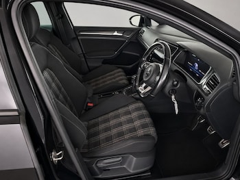 Used Volkswagen Golf 2018 for sale - 79059436: Photo