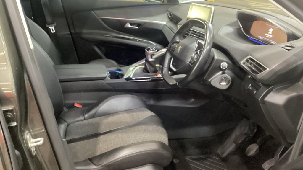 Used Peugeot 3008 2018 for sale - 76883540: Photo 2