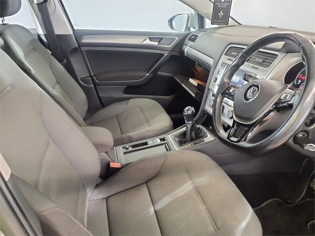 Used Volkswagen Golf 2017 for sale - 76950690: Photo 4