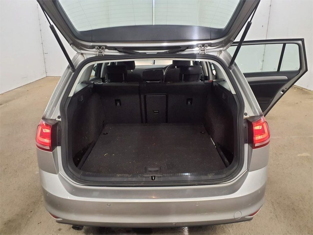 Used Volkswagen Golf 2017 for sale - 76950690: Photo 5