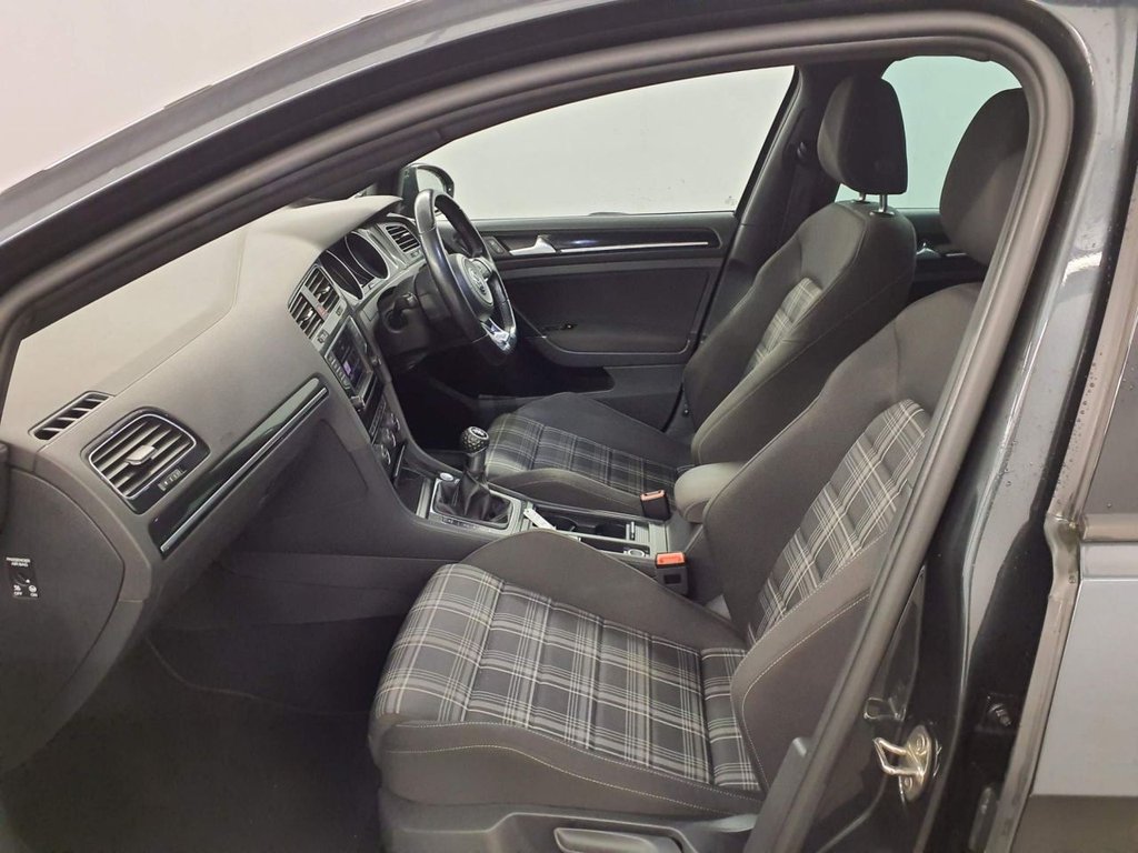 Used Volkswagen Golf 2016 for sale - 77850197: Photo 8