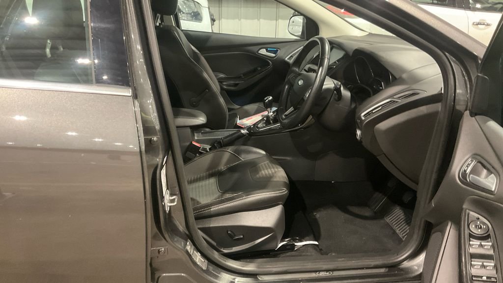 Used Ford Focus 2016 for sale - 76768655: Photo 8