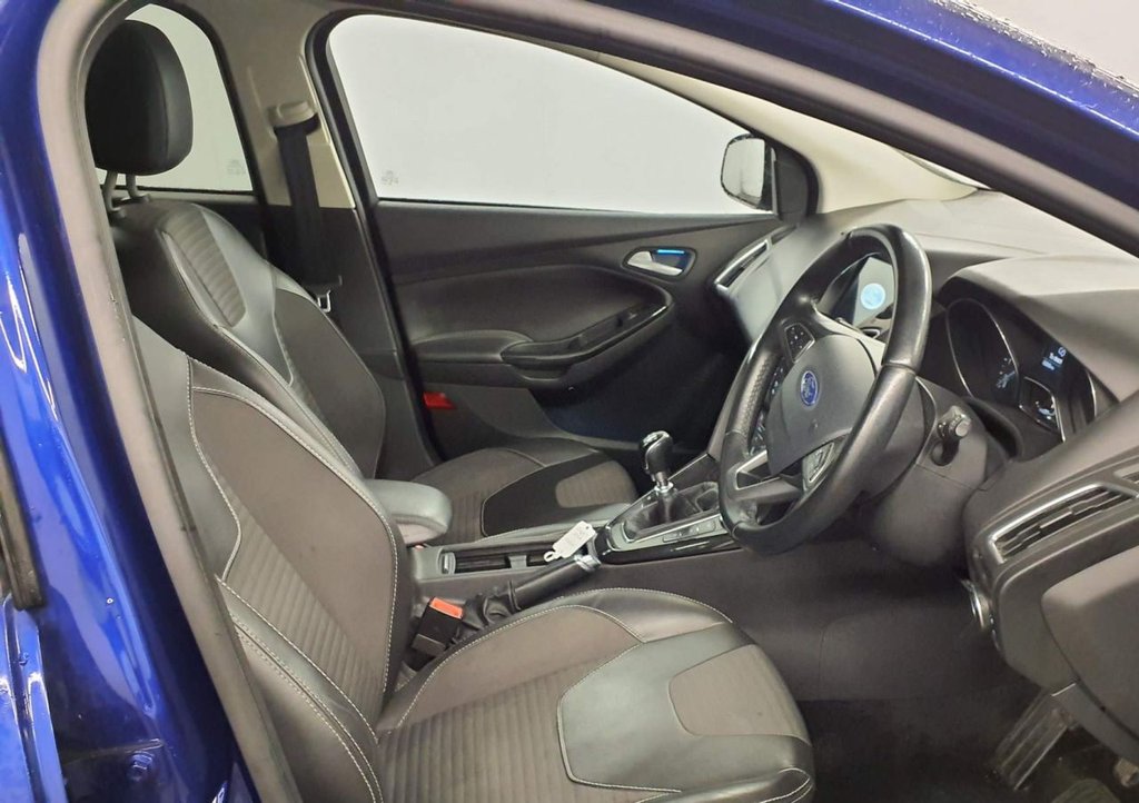 Used Ford Focus 2017 for sale - 77356090: Photo 2