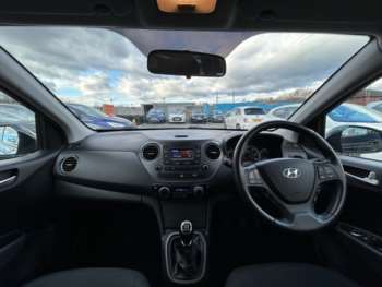 Used Hyundai i10 2018 for sale - 73761198: Photo