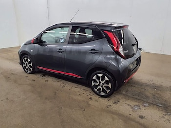 Used Toyota AYGO 2019 for sale - 76323648: Photo 4