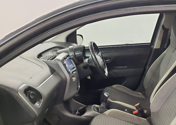 Used Toyota AYGO 2019 for sale - 76323648: Photo 6