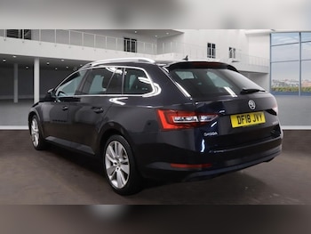 Used Skoda Superb 2018 for sale - 77227126: Photo