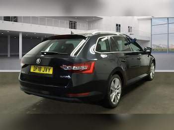 Used Skoda Superb 2018 for sale - 77227126: Photo
