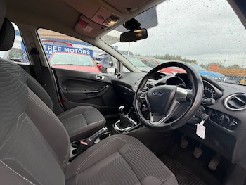 Used Ford Fiesta 2015 for sale - 76582205: Photo