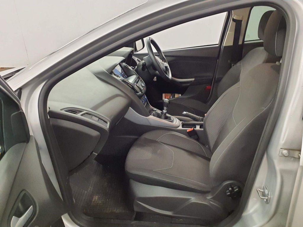 Used Ford Focus 2017 for sale - 77037957: Photo 2