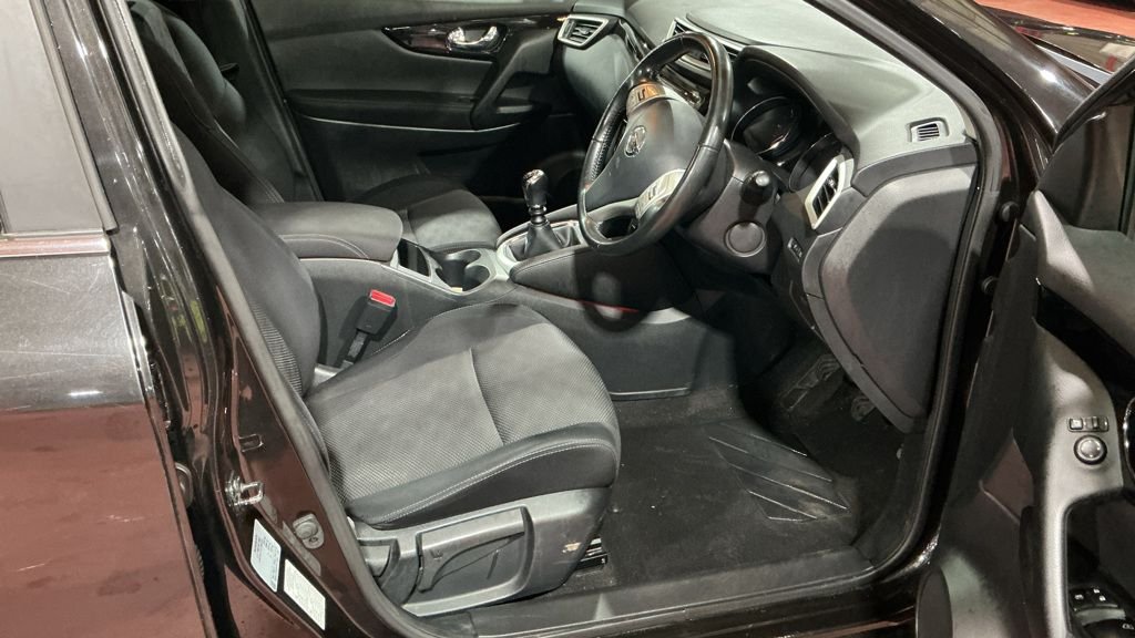 Used Nissan Qashqai 2016 for sale - 77557892: Photo 2