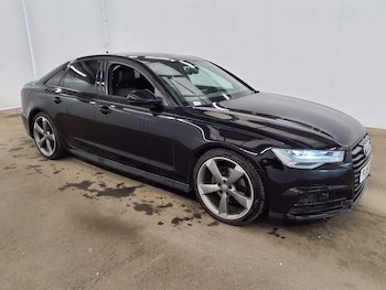 2015 (15) - 2.0 TDI Ultra Black Edition 4dr