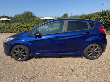 Used Ford Fiesta 2017 for sale - 79384980: Photo