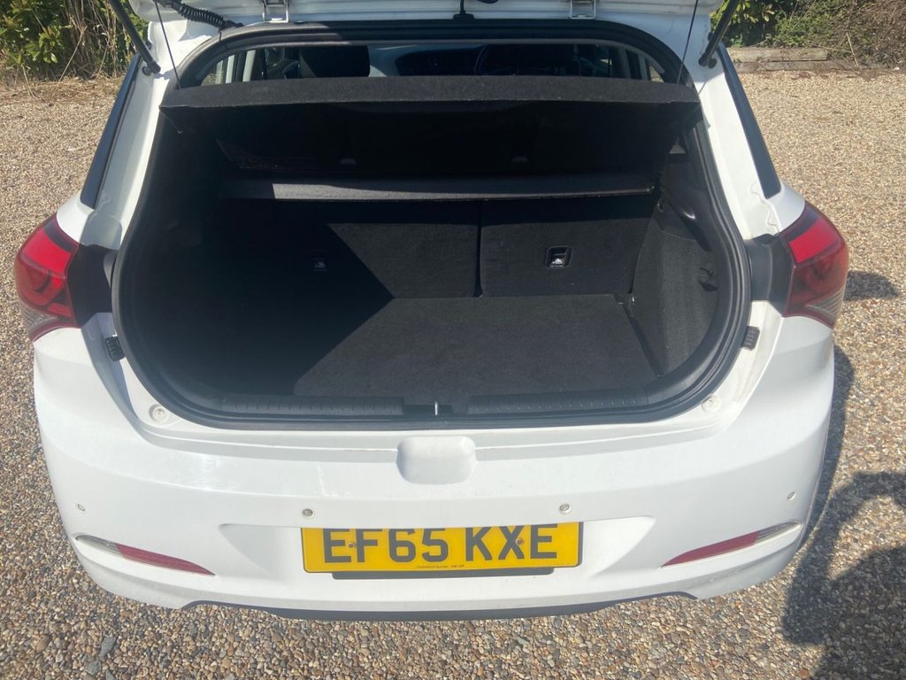 Used Hyundai i20 2015 for sale - 78206635: Photo 8