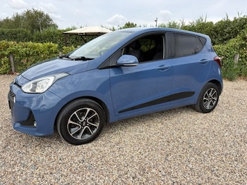 Used Hyundai i10 2017 for sale - 79550579: Photo
