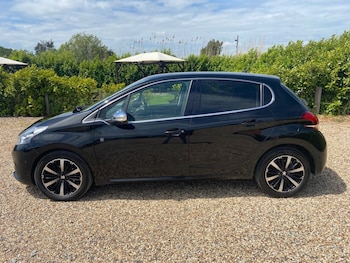 Used Peugeot 208 2019 for sale - 79182699: Photo